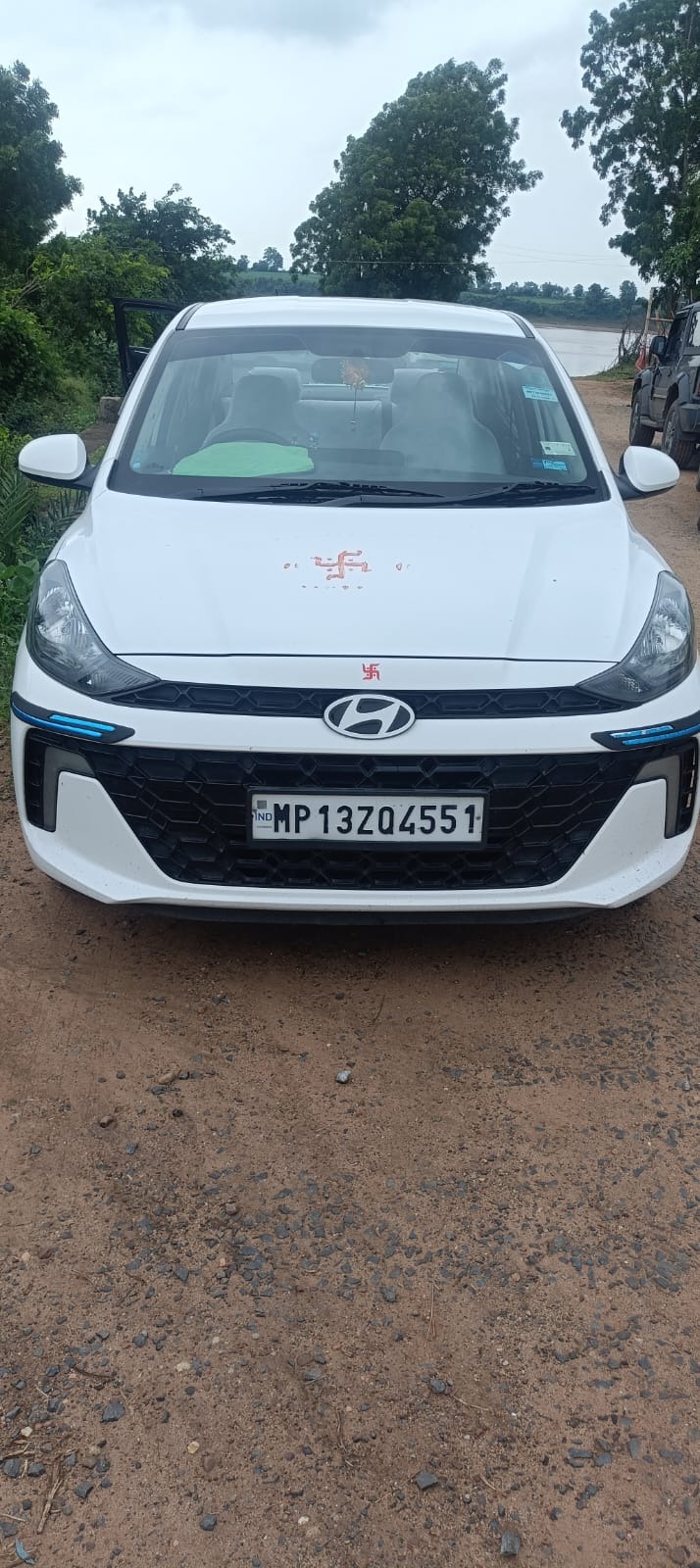 Hyundai Aura — front